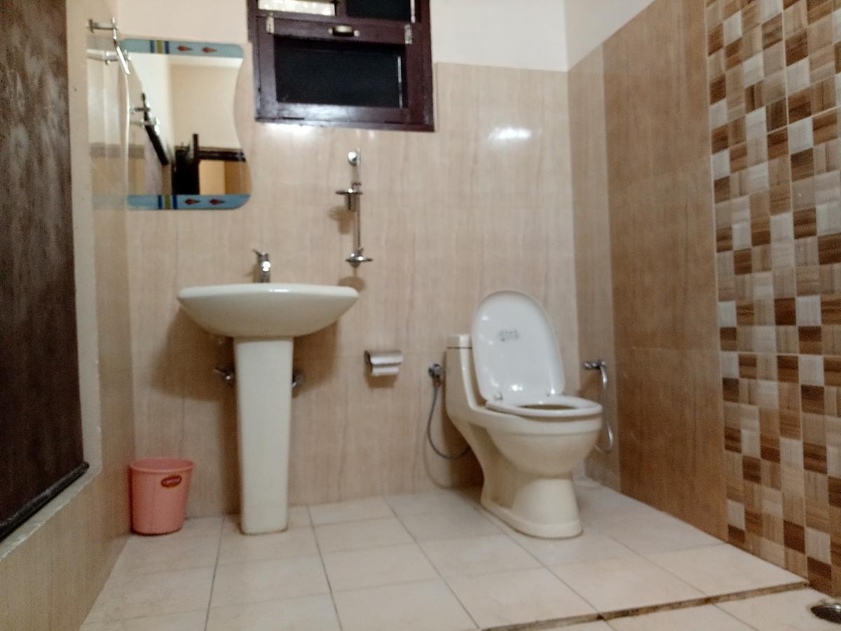 Hotel Wildrose Далхаузи Экстерьер фото